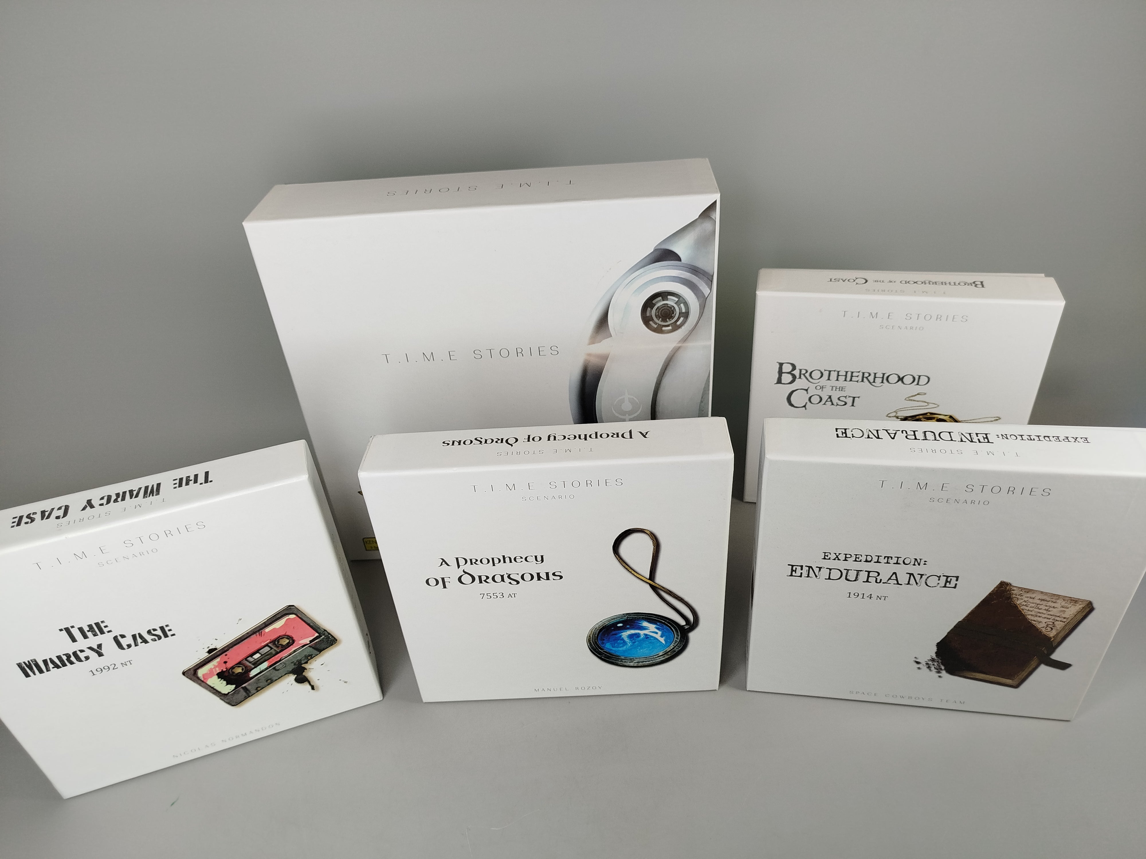 T.I.M.E Stories Brettspiel - 5 Erweiterungen, OVP